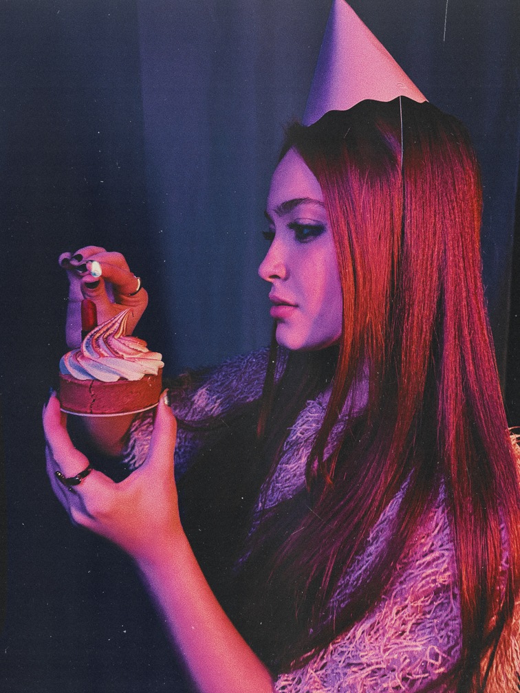 Ágatha Félix apresenta seu novo EP “fim da minha festa”