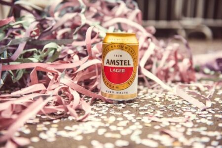 Amstel reforça presença no Carnaval de São Paulo e patrocina blocos icônicos e desfiles no Anhembi