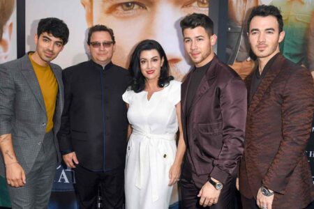 Pai dos Jonas Brothers compra parte do catálogo musical da banda Jonas Brothers (Foto: Reprodução)
