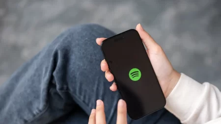 Spotify irá tomar medidas para conter abusos da IA