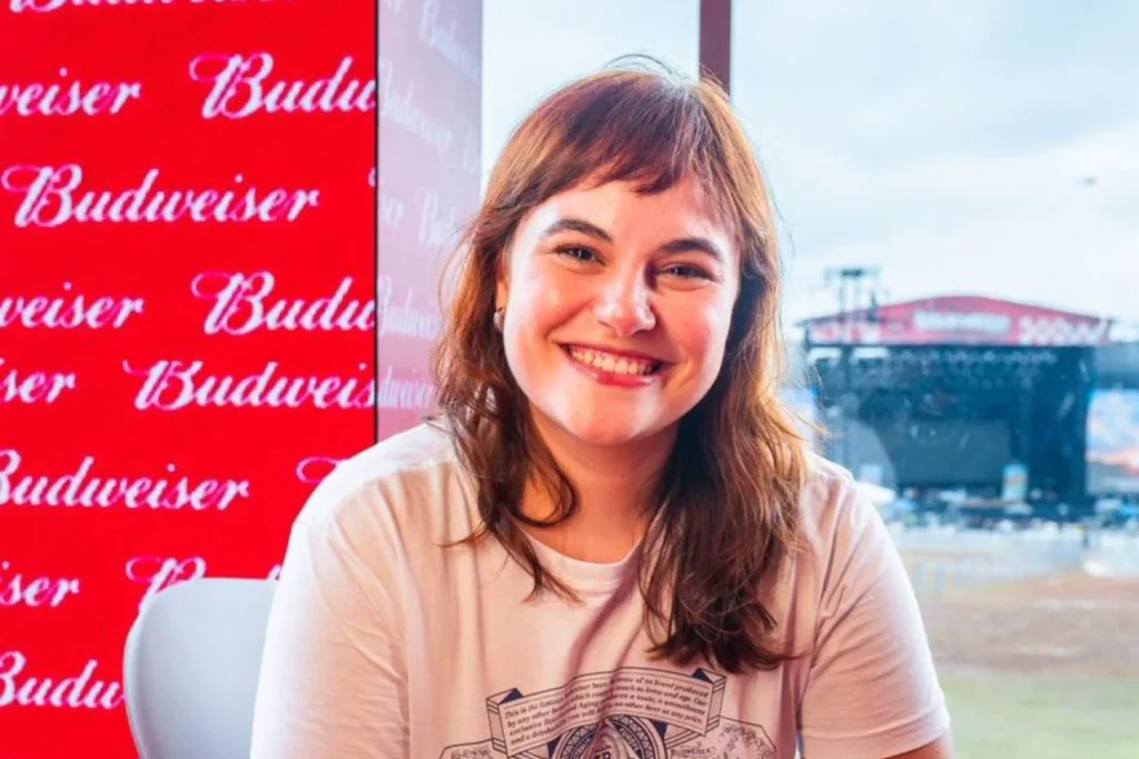 Mariana Santos, CMO da Budweiser, revela bastidores da ativação no Lollapalooza e o que vem por aí ao longo do ano