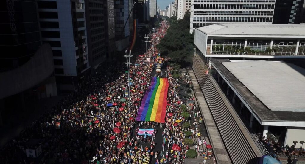 Mellody é destaque do Camarote Pride 2026 ao lado de Inês Brasil, Jesus Luz e Carmo Dalla Vecchia