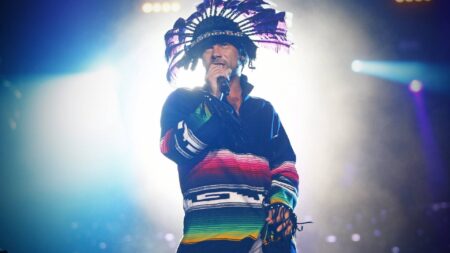 Jamiroquai anuncia turnê pela América Latina e confirma show em São Paulo