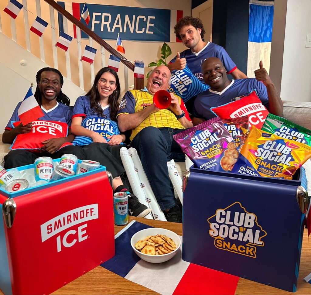 Smirnoff Ice e Club Social Snack se unem em parceria inédita com latas Pé Quente e Pé Frio para os dias de jogo