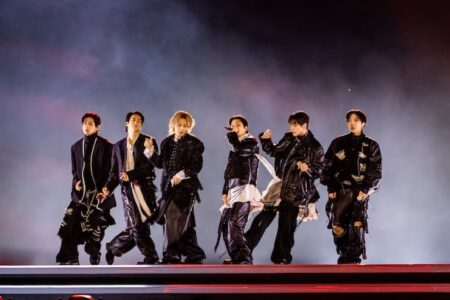 BTS quebra recorde histórico dos The Rolling Stones e lidera ranking mundial de turnês