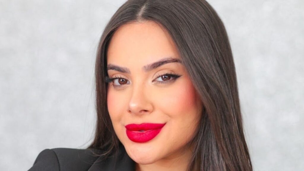 Pensou Batom, pensou Avon: influencer Ju Leme revela dicas de como aderir a tendência do Lip Combo