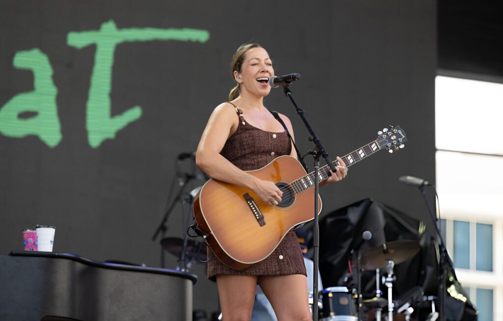 Colbie Caillat confirma turnê de aniversário de 20 anos do seu álbum Coco Colbie Caillat (Foto: Jason Koerner/Getty Images)
