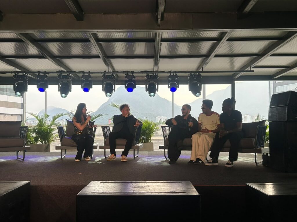 Anna Deccache, Zé Ricardo e Os Garotin (Foto: Conexão Pop)