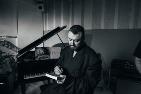 CRÍTICA | Vulnerável, sexy e maduro: Hazel Eyes mostra a melhor versão vocal de Sam Smith