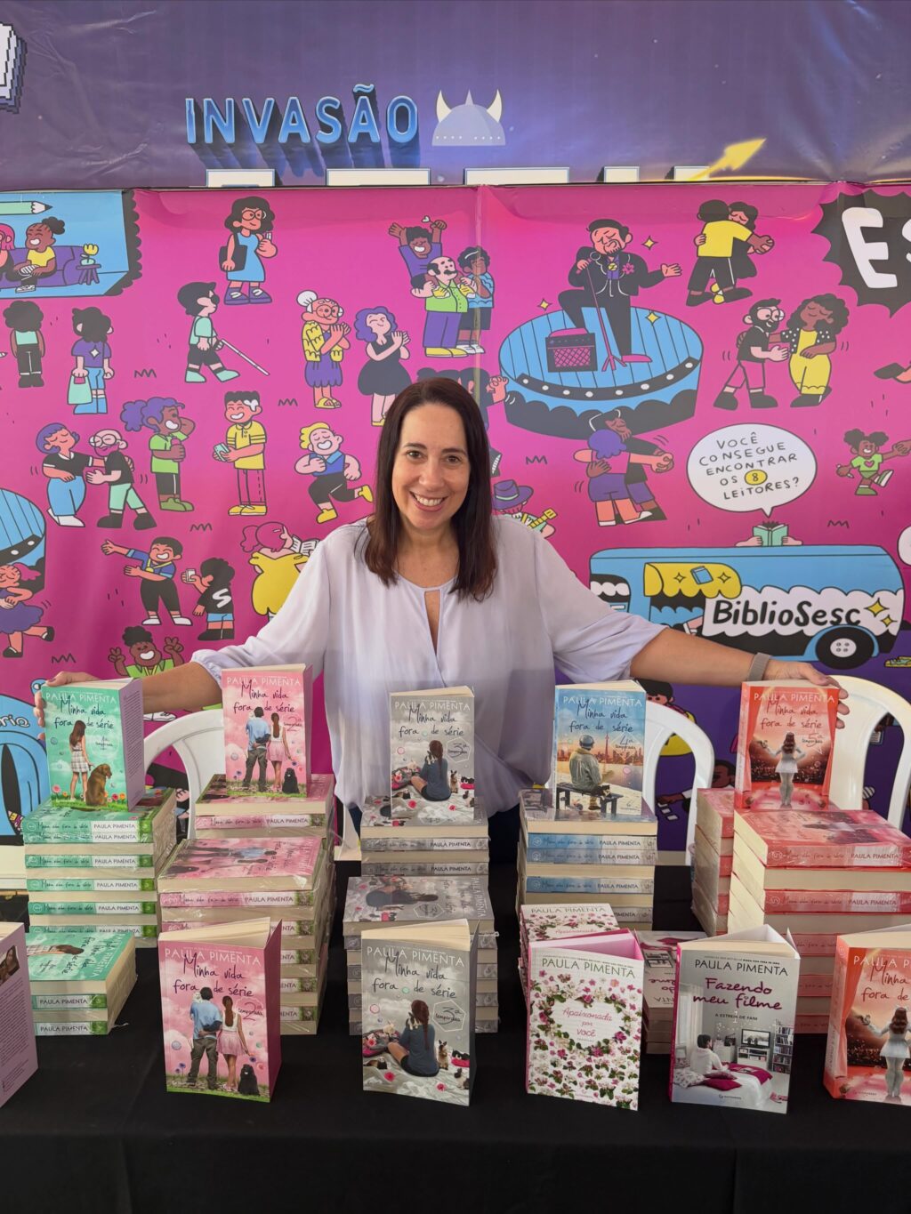 “O adolescente que não lê ainda não descobriu o tipo de leitura que gosta”, avalia Paula Pimenta