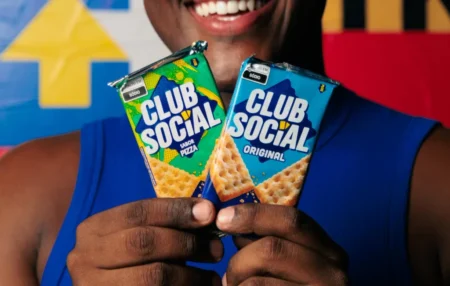 Club Social leva palco Crocodilo à Batekoo com referências às aparelhagens paraenses