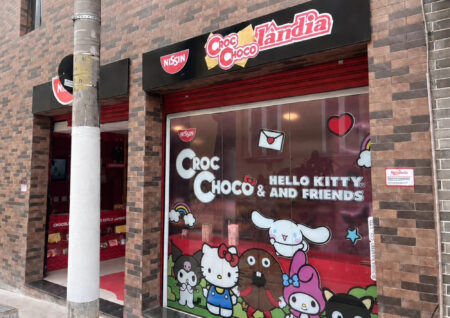 Nissin entra no mercado de chocolates com Croc Choco e abre pop-up temática com Hello Kitty na Liberdade